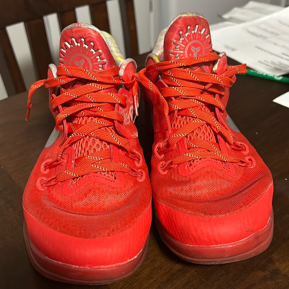 Nikes size 10